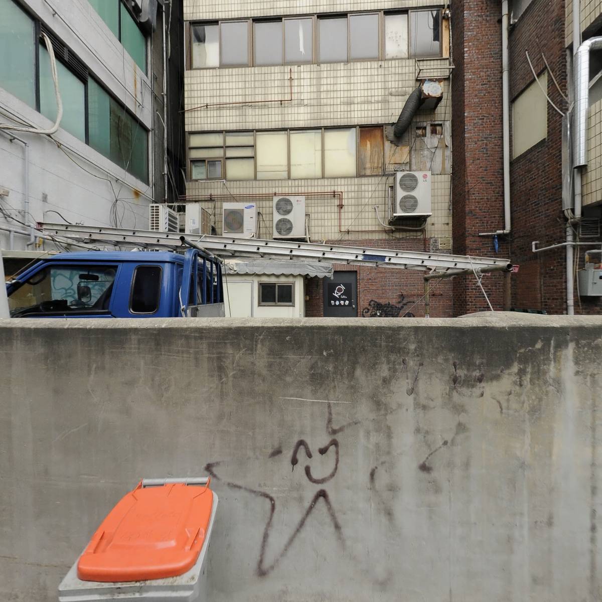어스스터디카페신촌2호점_3