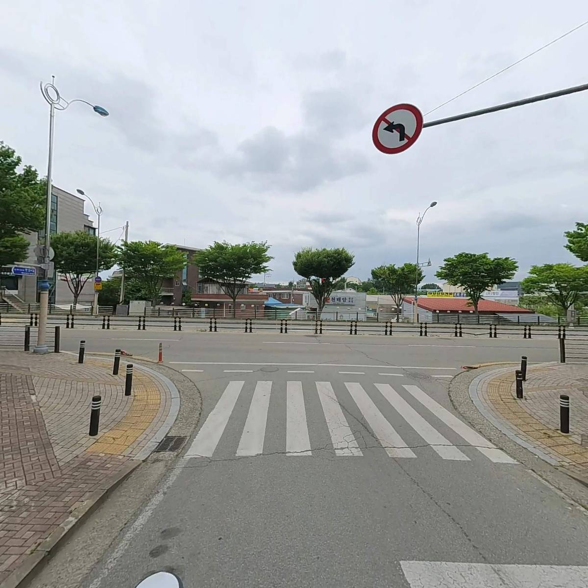 노란돼지집_2