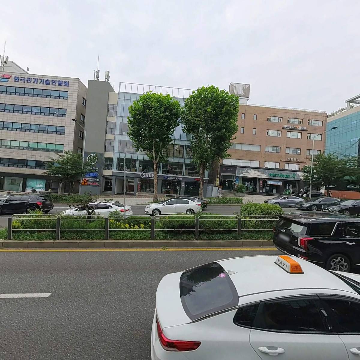 에프엔씨퍼니처_3