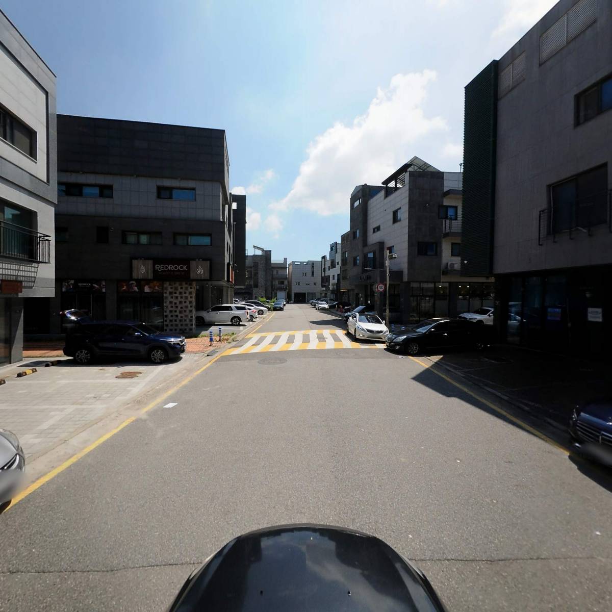 브루더 개러지(Bruder Garage)_4