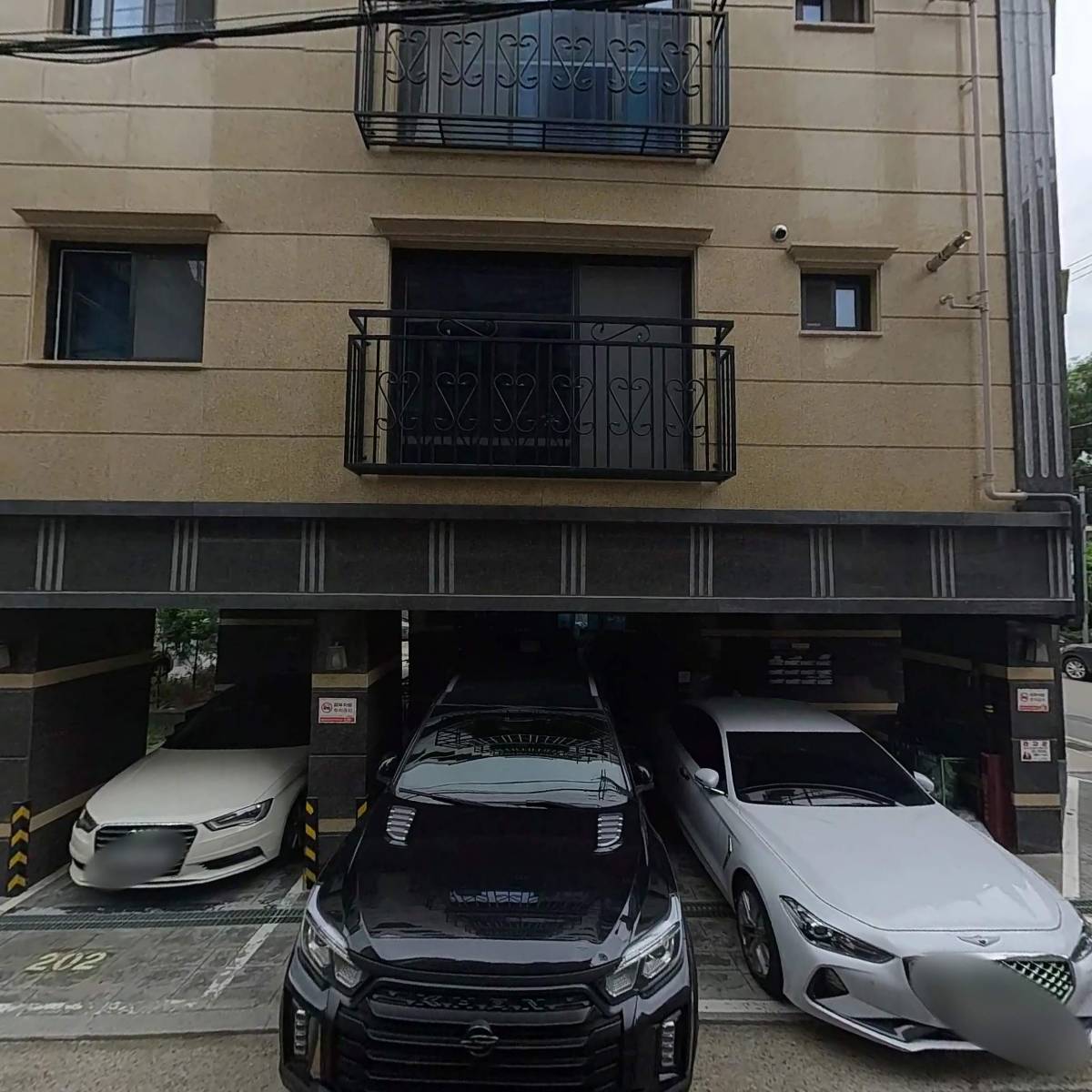 주식회사　디자인인토