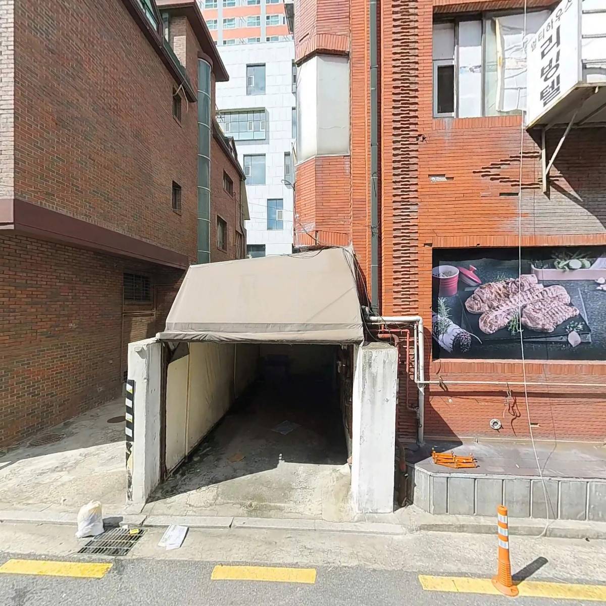 (주)기영에프앤비 기영이 숯불두마리치킨_3