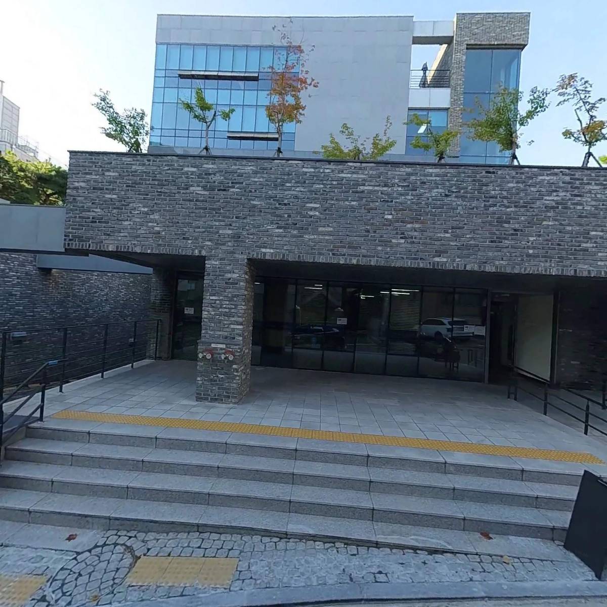 (주)라라미디어