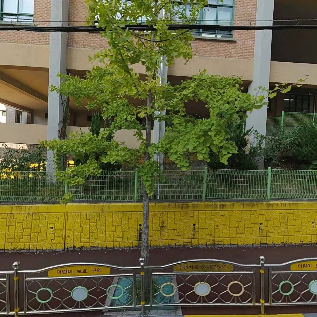 주식회사 맘스디얼