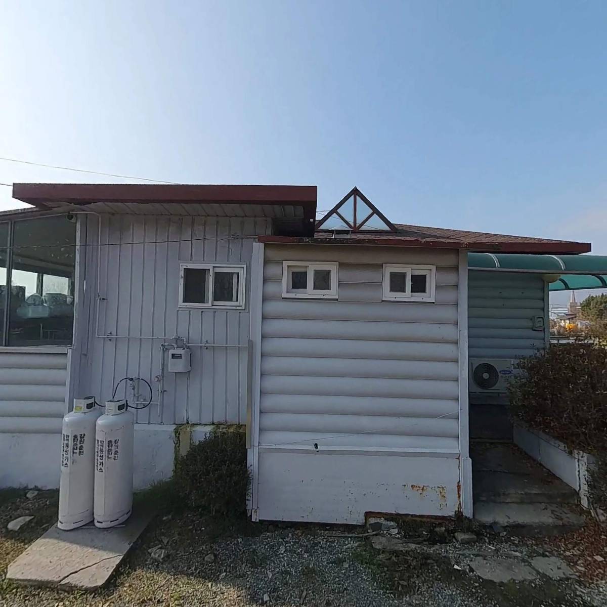 산천수산송어횟집