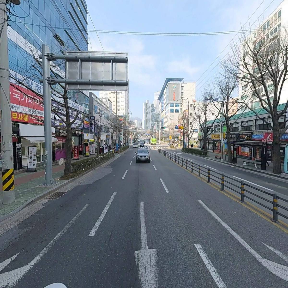 어보브더웨어_2