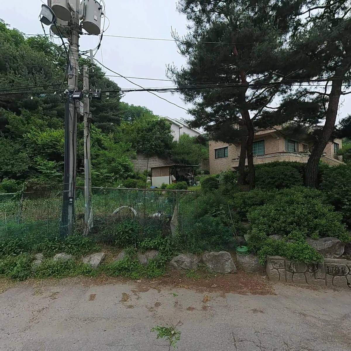 에이더블유에스(AW S)