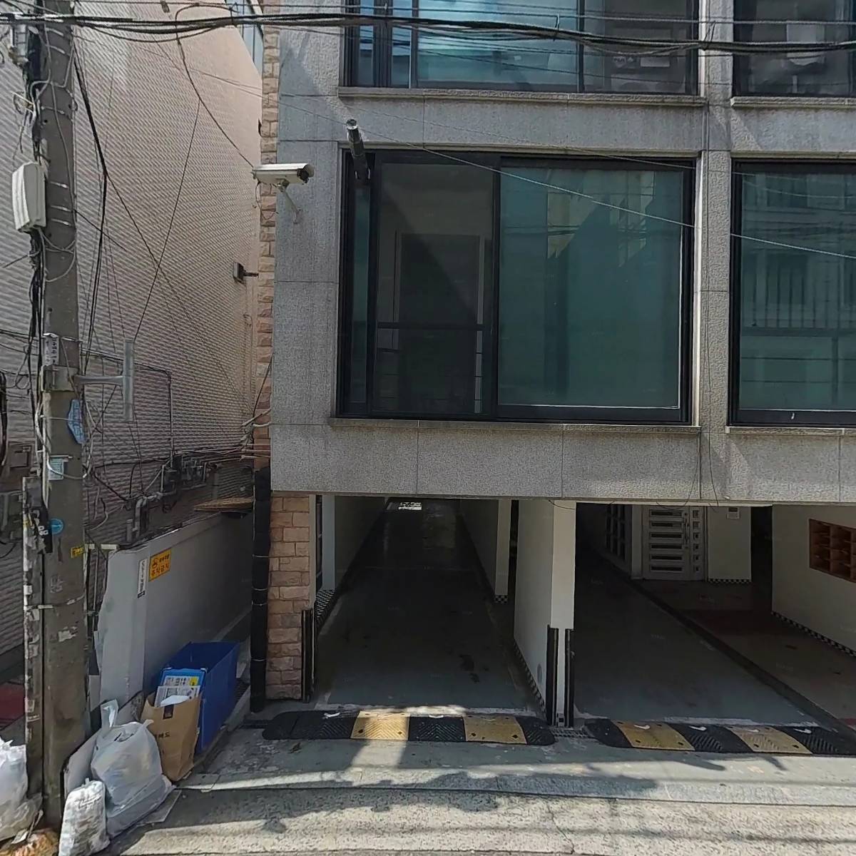 백합과 소나무 교회