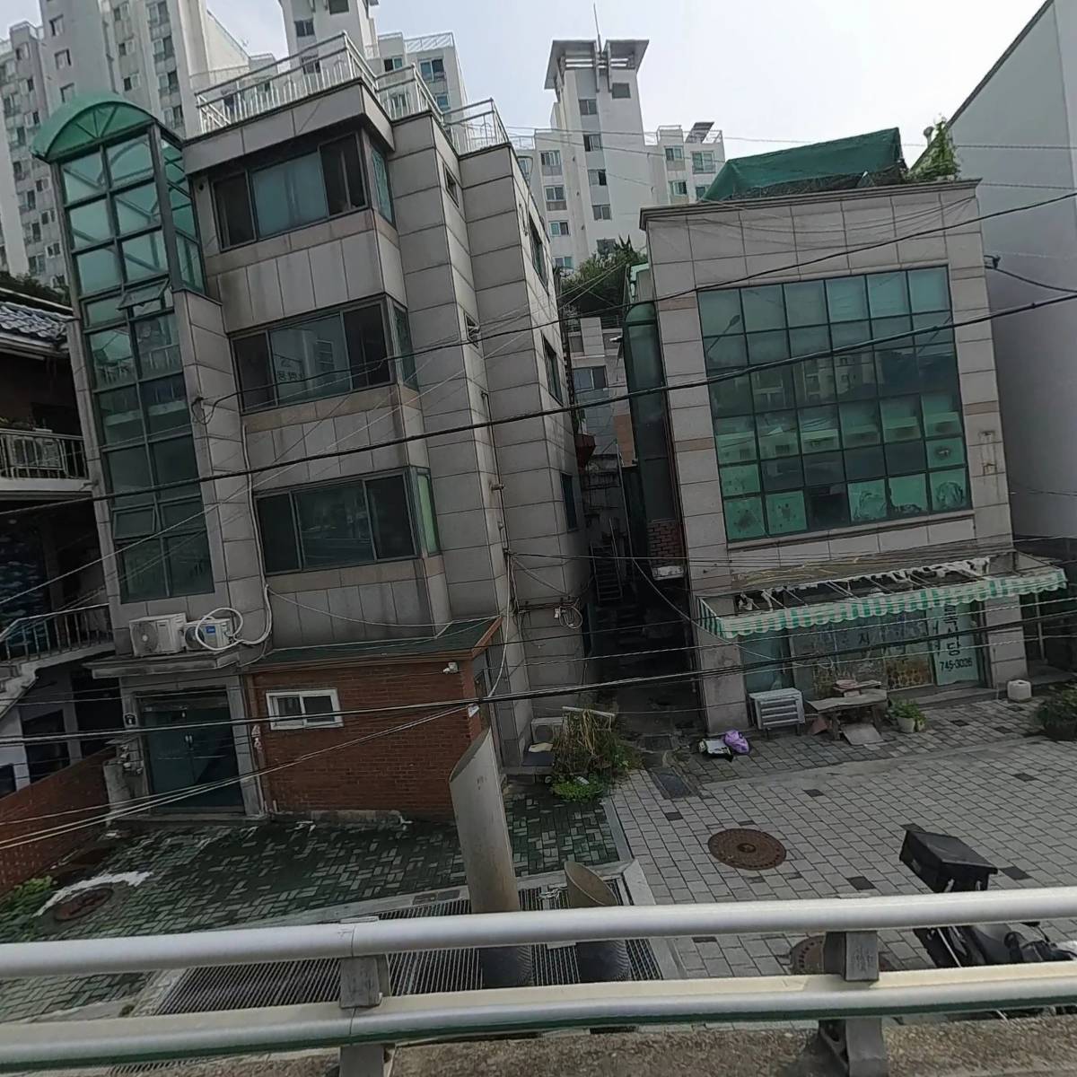 슬라이딩 도어(sliding door)